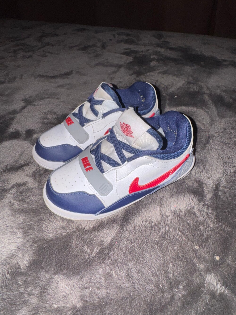 Nike Air Jordan Toddler Sneakers Size 8 White Navy Red